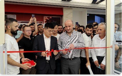 Opening day at the Xiaomi store in Grand Majidi Mall, Erbil